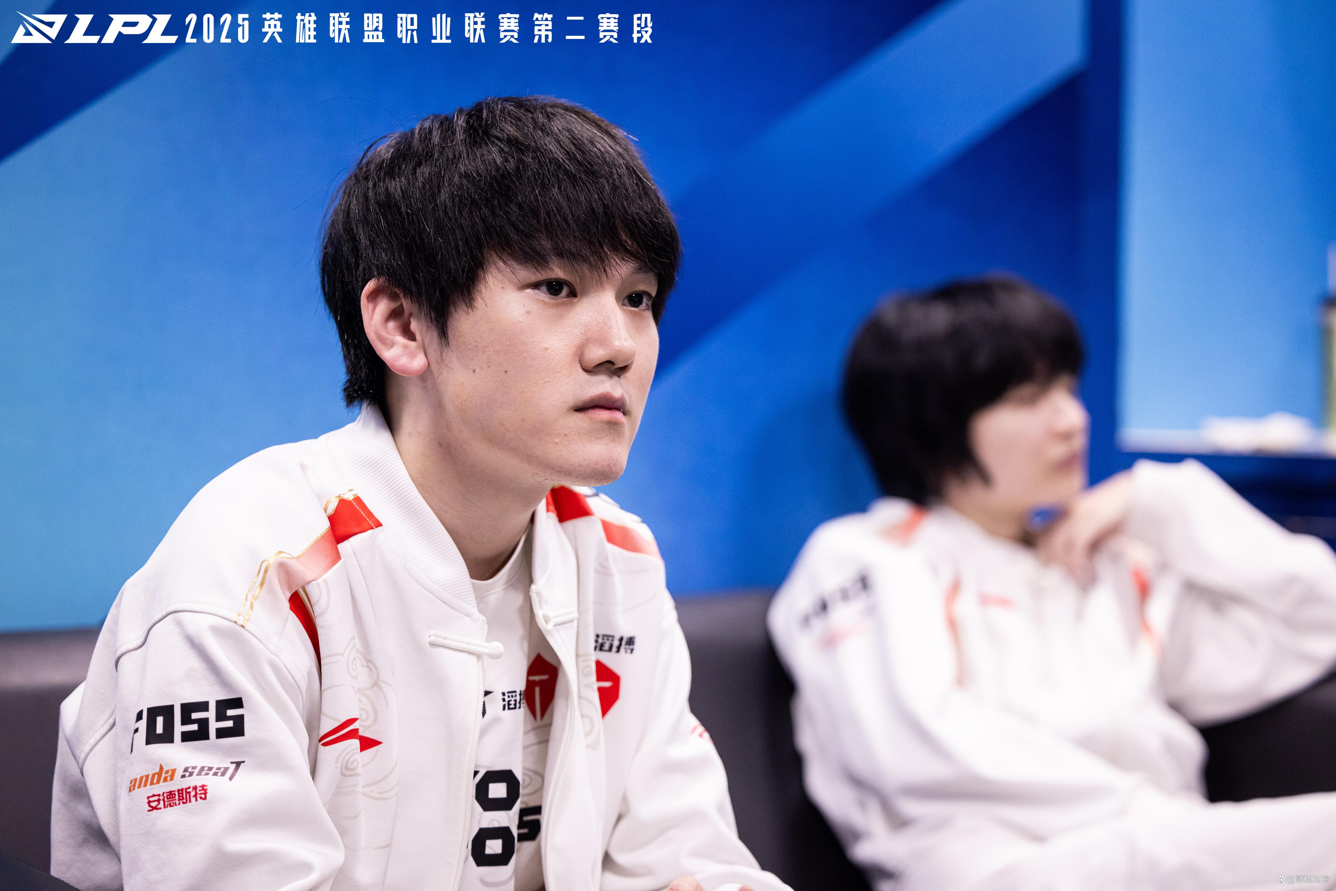 PSG血洗TES,Ruler拿下关键大龙激烈交锋全球总决赛,技惊四座 PSG血洗TES,Ruler拿下关键大龙激烈交锋全球总决赛,技惊四座