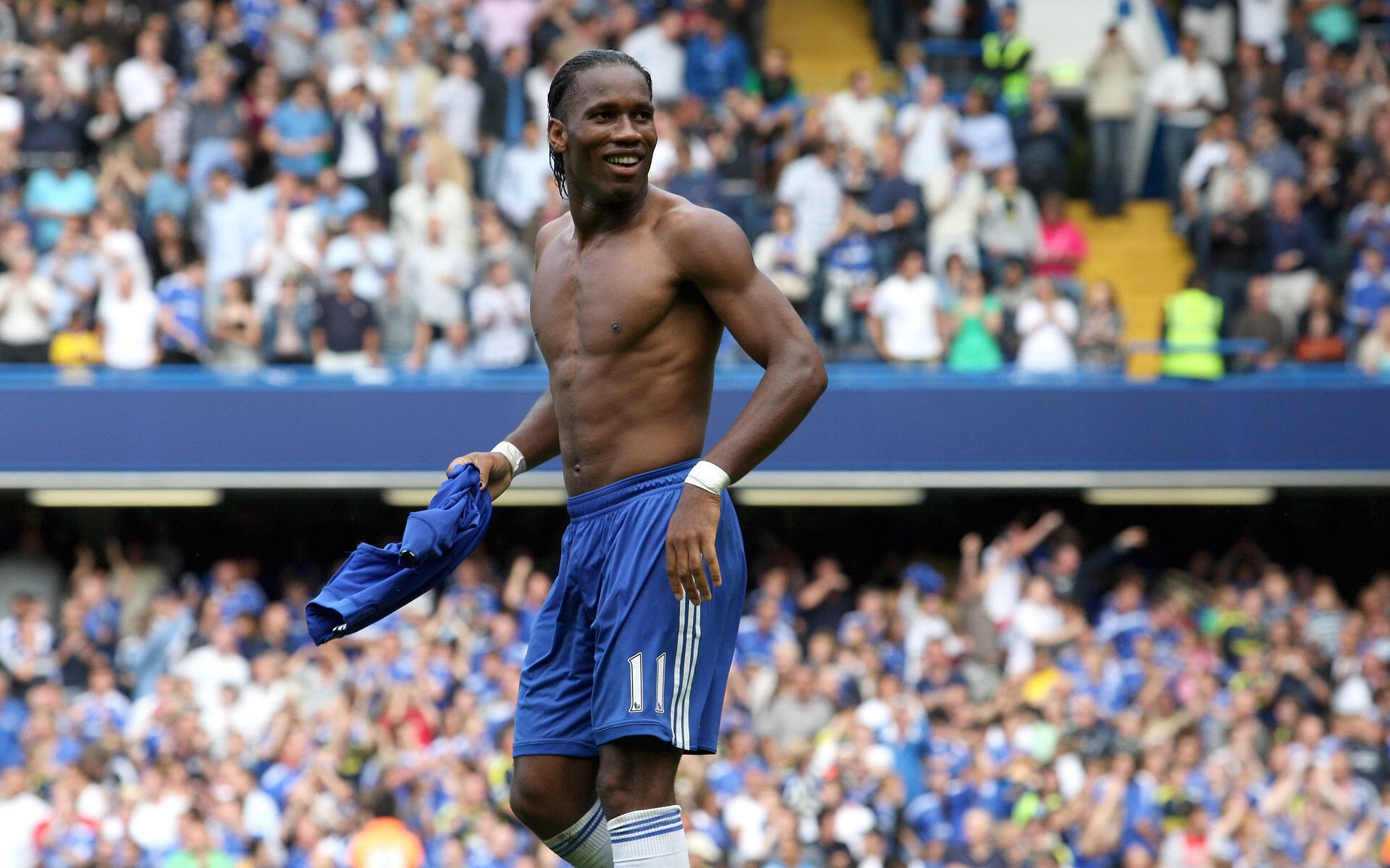 红色狂潮席卷美利坚!友谊赛巅峰对决,小将加维化身利物浦关键先生