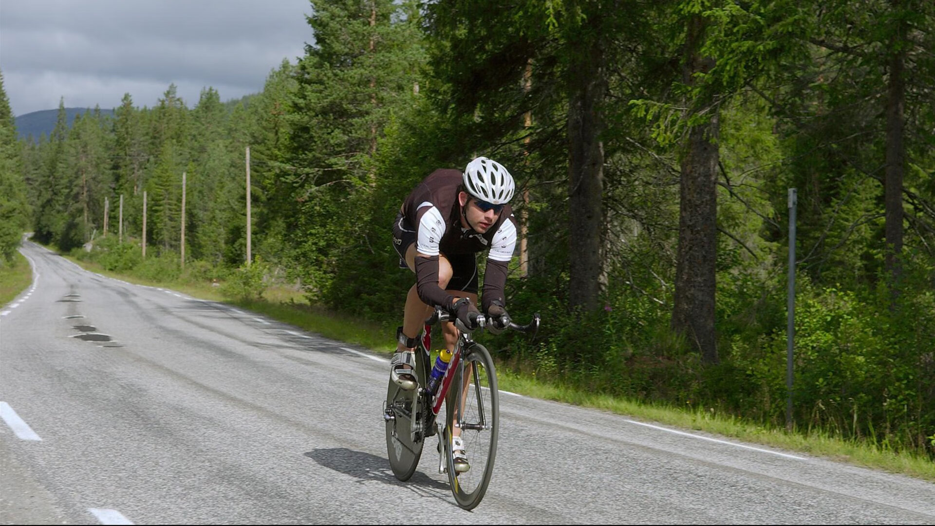当伊萨克在欧冠接管比赛,世界足坛听见了文艺复兴的脚步声